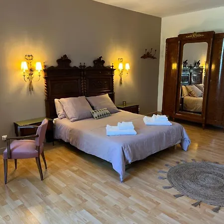 Le Petit Poirier Holiday home *